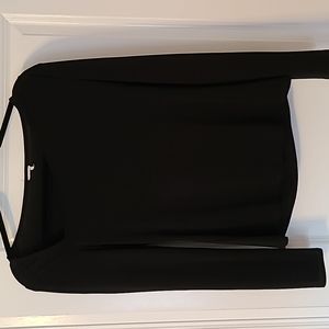 Medium stretchy black shirt